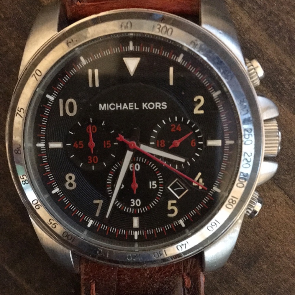 Men’s Michael Kors Watch with Leather Band. - Picture 2 of 2